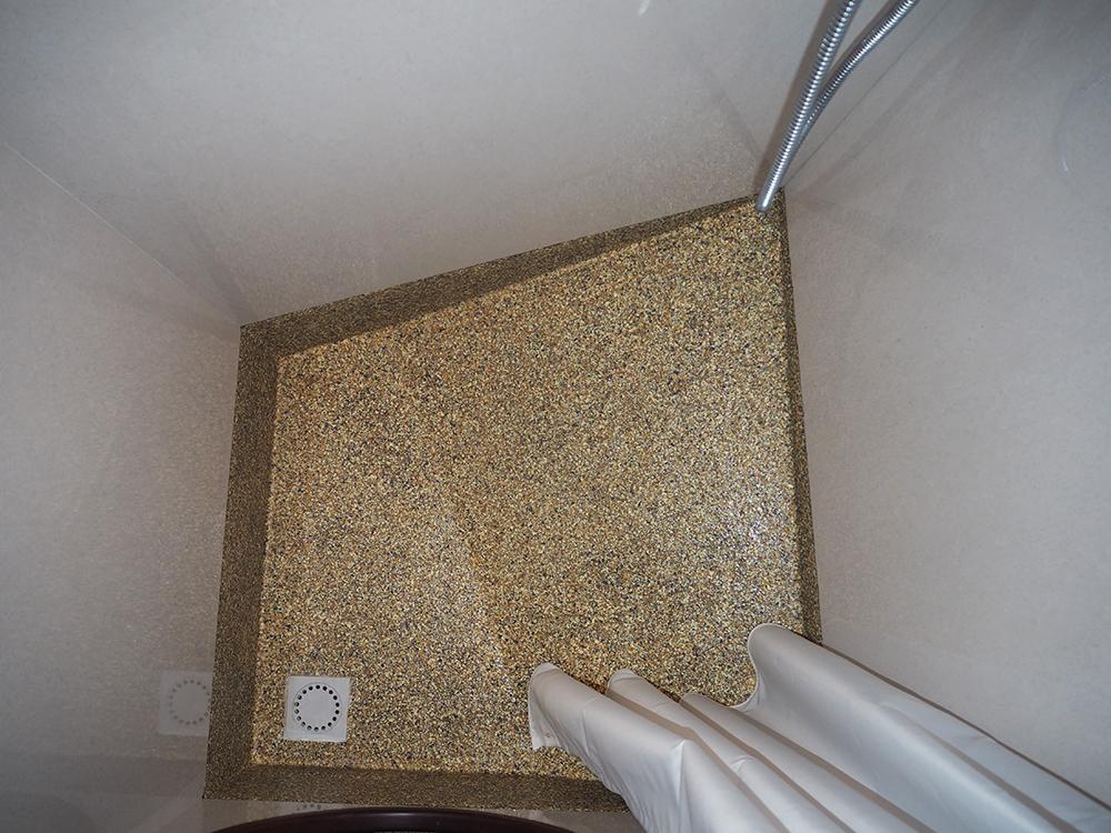 Aft cabin, Accommodation